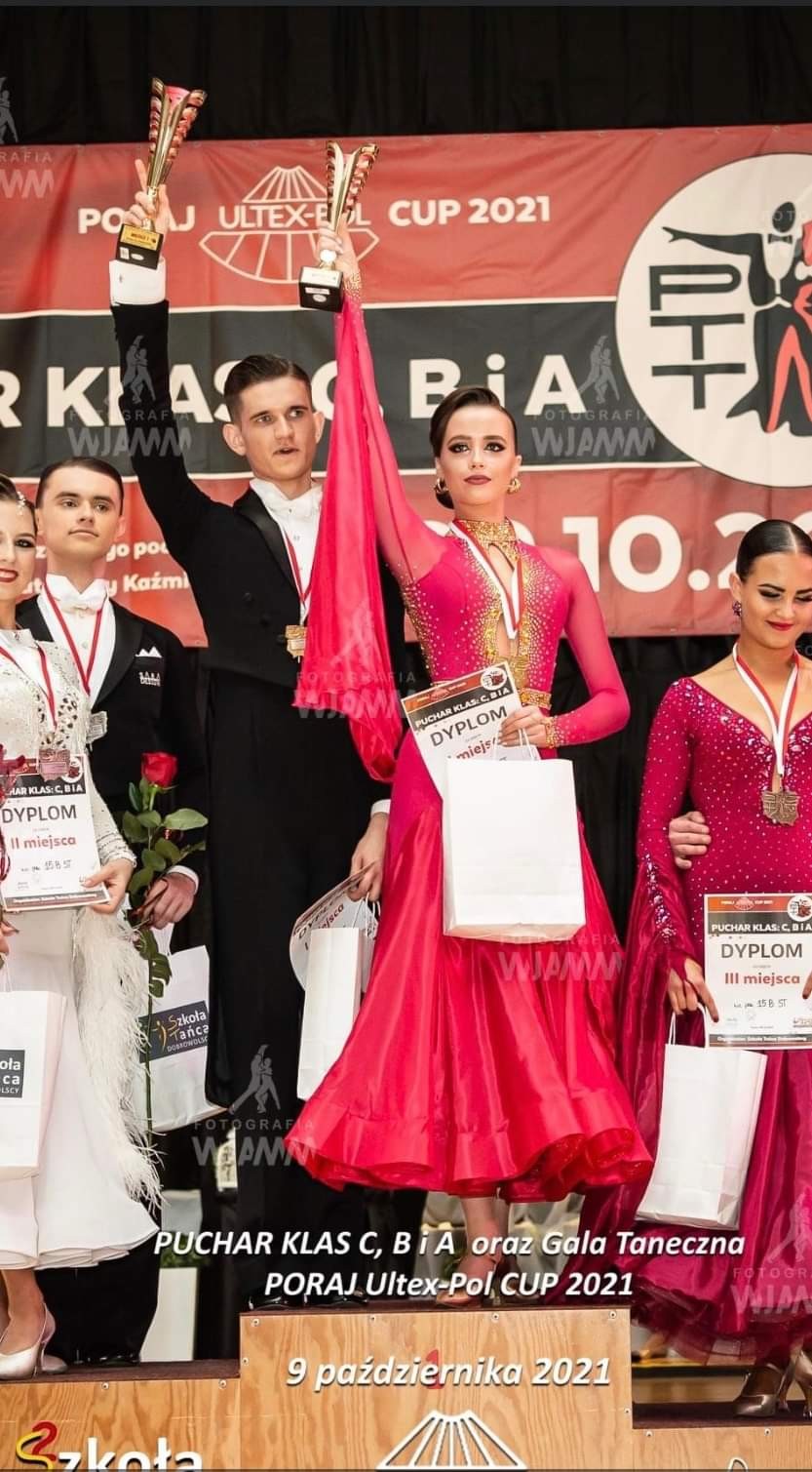Sukcesy sportowe w tańcu towarzyskim: Julia Wiatrowska kl. 1C i Jakub Chmiel kl. 3CP #1